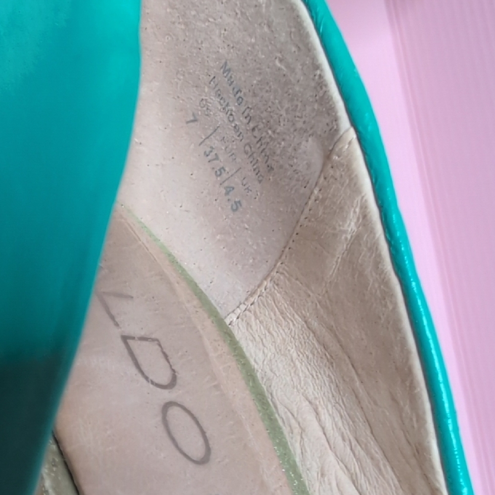 Aldo Vibrant Teal Heels - Picture 5 of 10